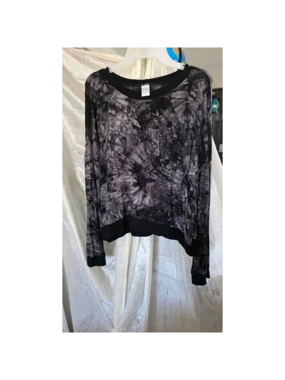 Bamboo Tie Dye comfy long sleeve Women's sz M/L